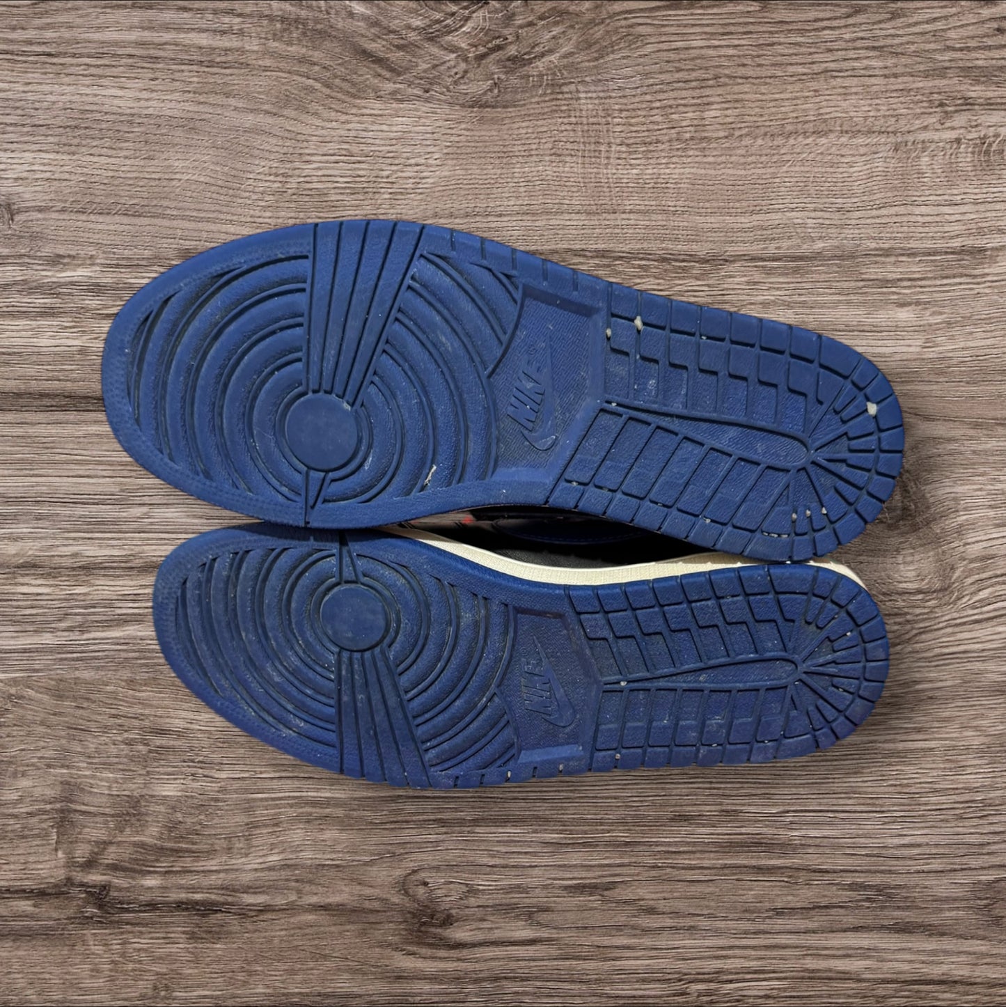 Jordan 1 Low Royal 2015 Size 10.5 (705329 004)