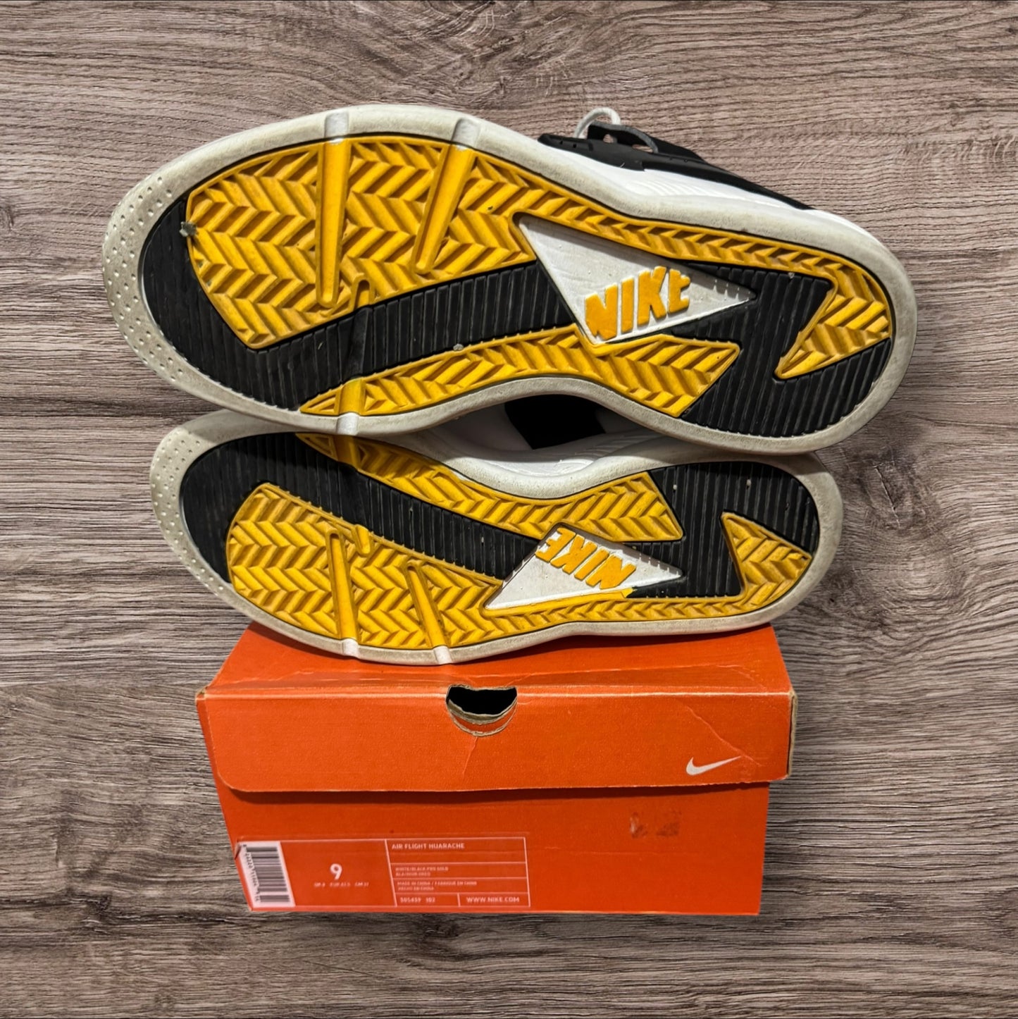 Nike Air Flight Huarache Size 9 (305439 102)