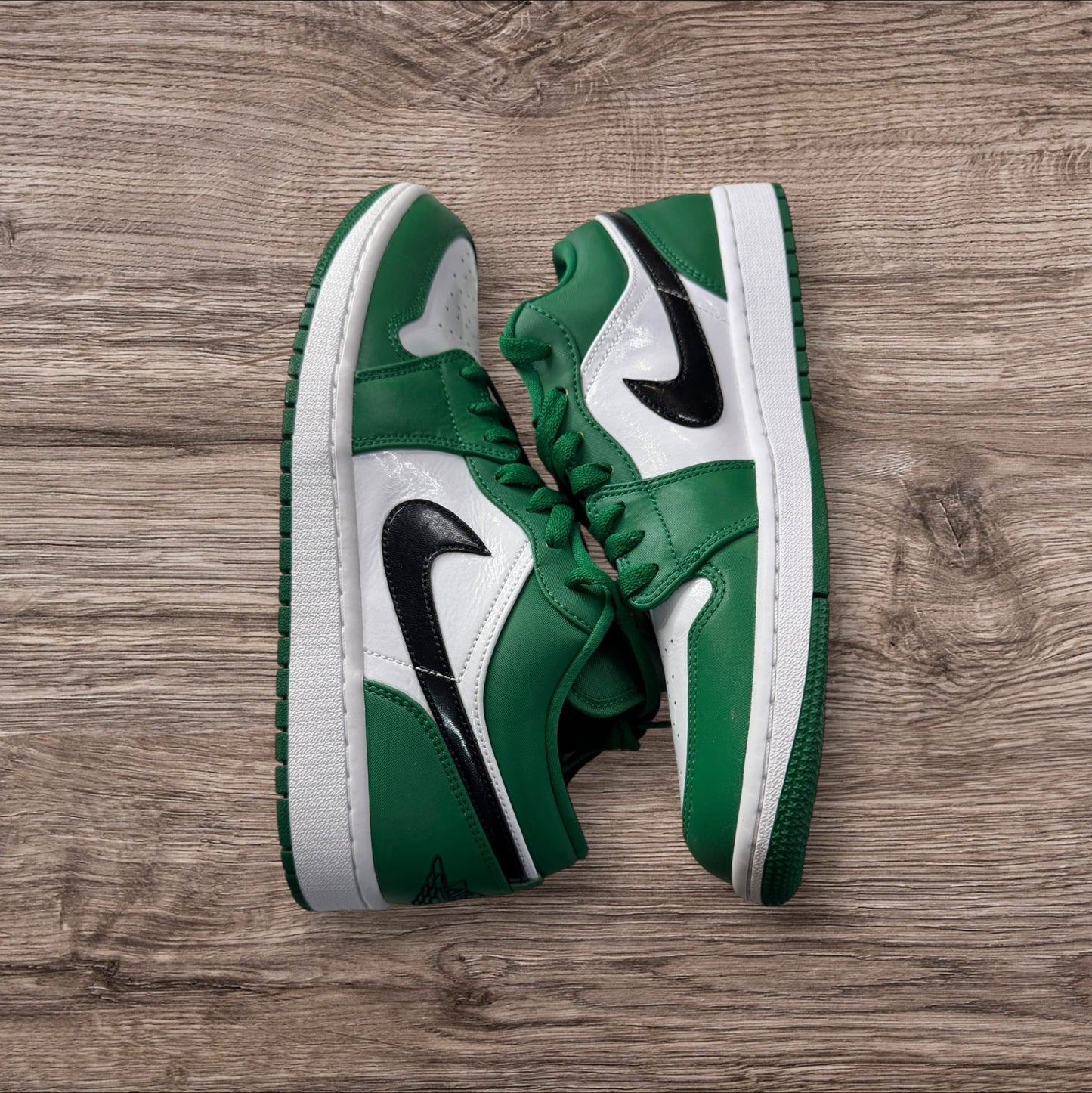 Jordan 1 Low Pine Green Size 10.5 (553558-301)