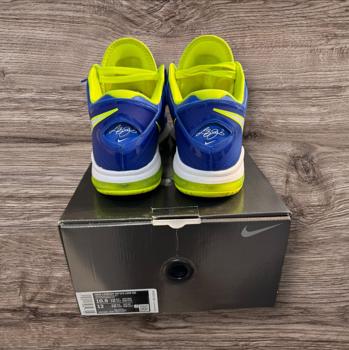 Nike LeBron 8 V2 Low Sprite Sz 10.5 (DN1581 400)