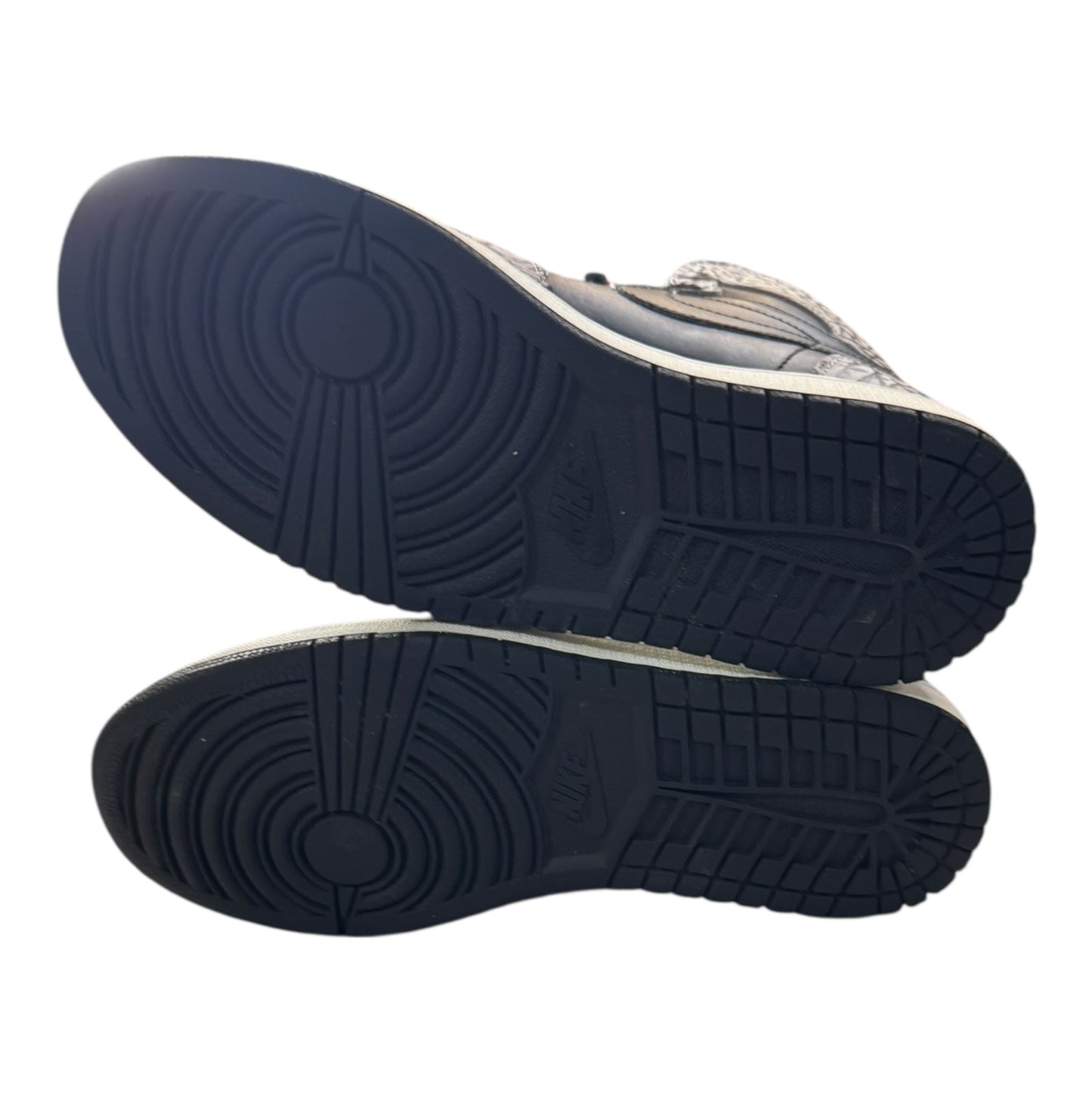 Jordan 1 Un-Supreme Size 9 (839115-013)