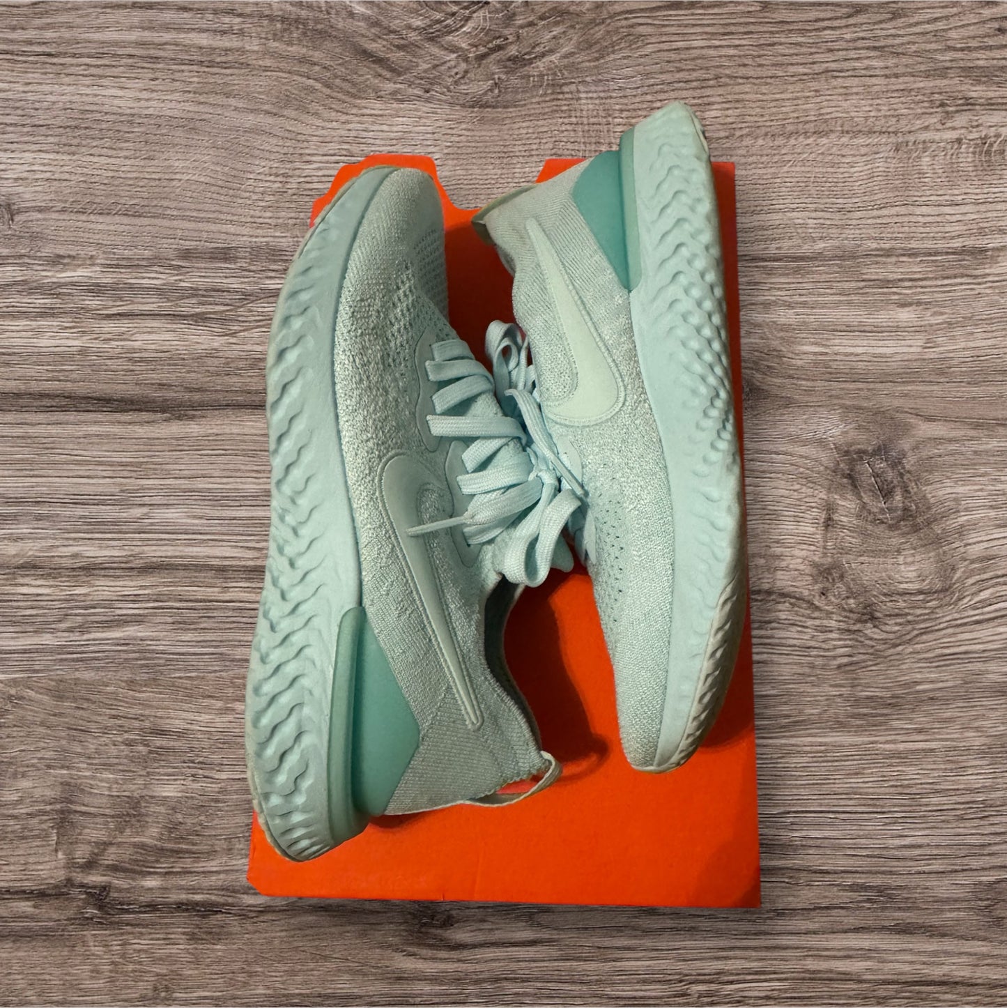 Woman Nike React Flyknit 2 Size 7 (BQ8927 300)