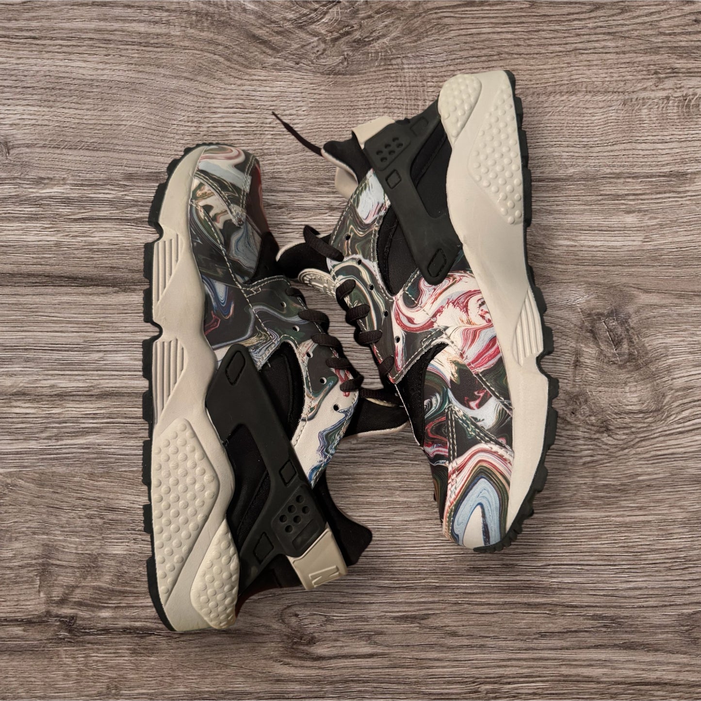 Woman Nike Huarache Marble Dye Size 7 (683818 017)