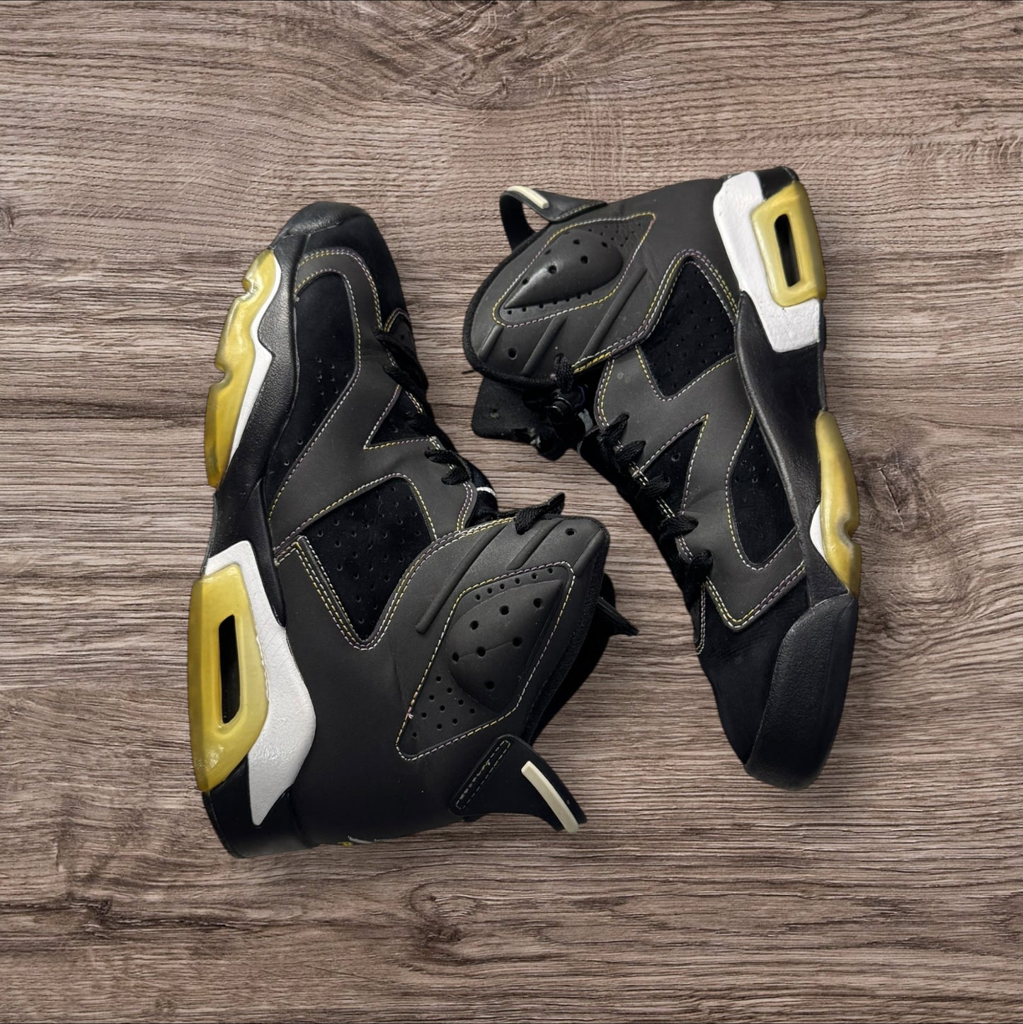 Jordan 6 Lakers Size 9.5 (384664-002)