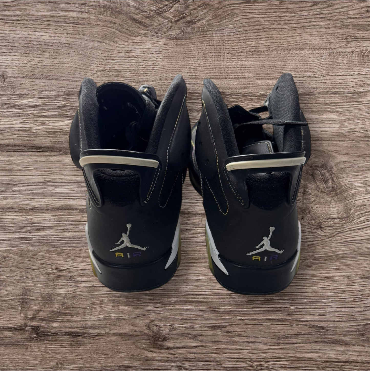 Jordan 6 Lakers Size 9.5 (384664-002)