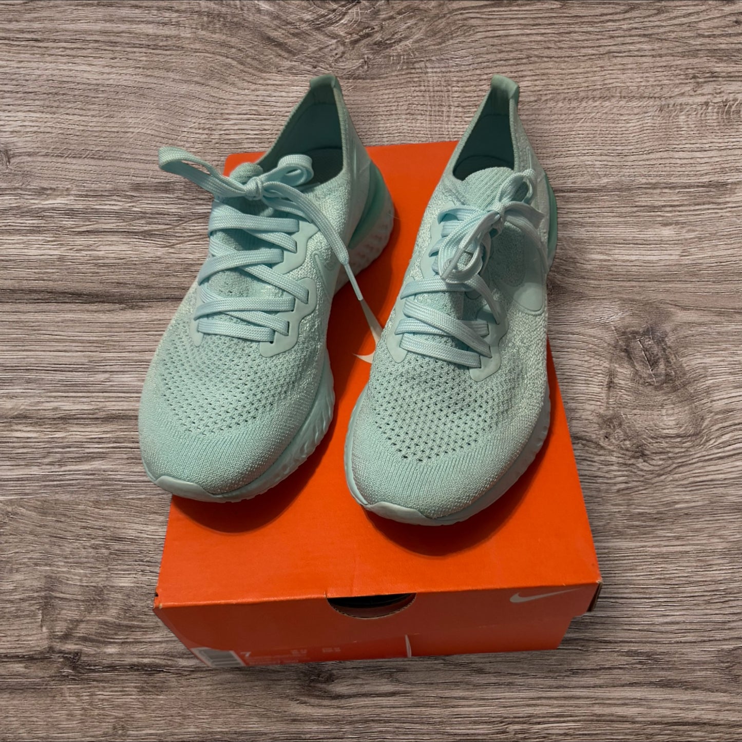 Woman Nike React Flyknit 2 Size 7 (BQ8927 300)