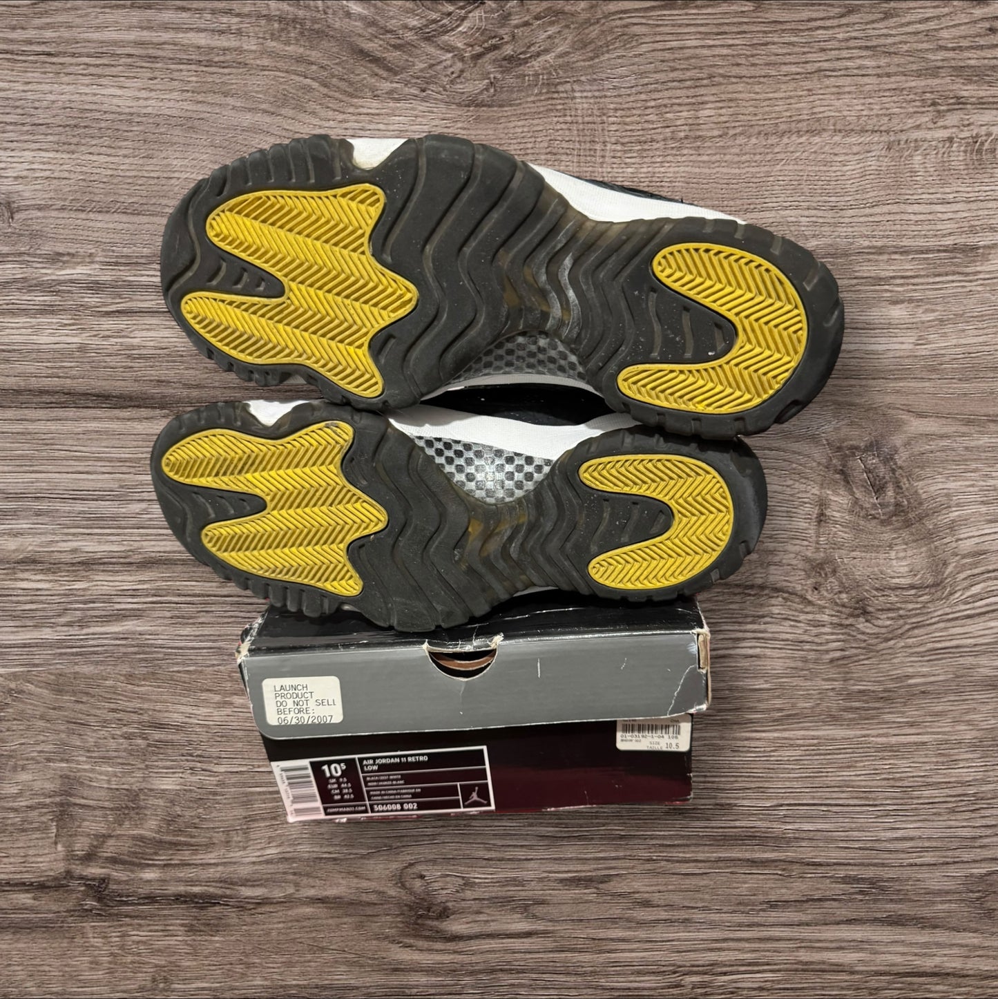 Jordan 11 Low IE Zest (2007) Size 10.5 (306008 002)