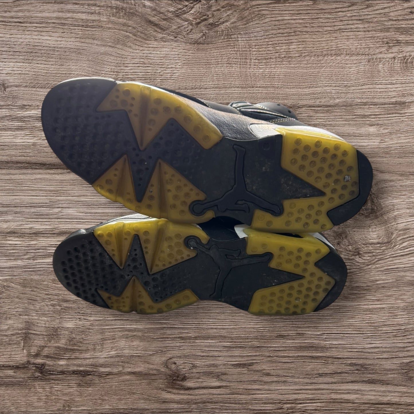 Jordan 6 Lakers Size 9.5 (384664-002)