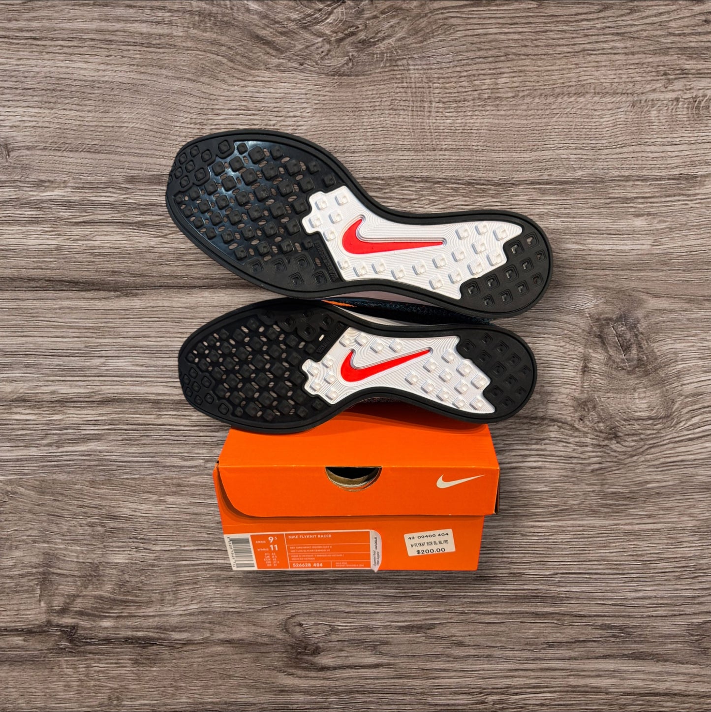 Nike Flyknit Racer Neo Size 9.5 (526628 404)
