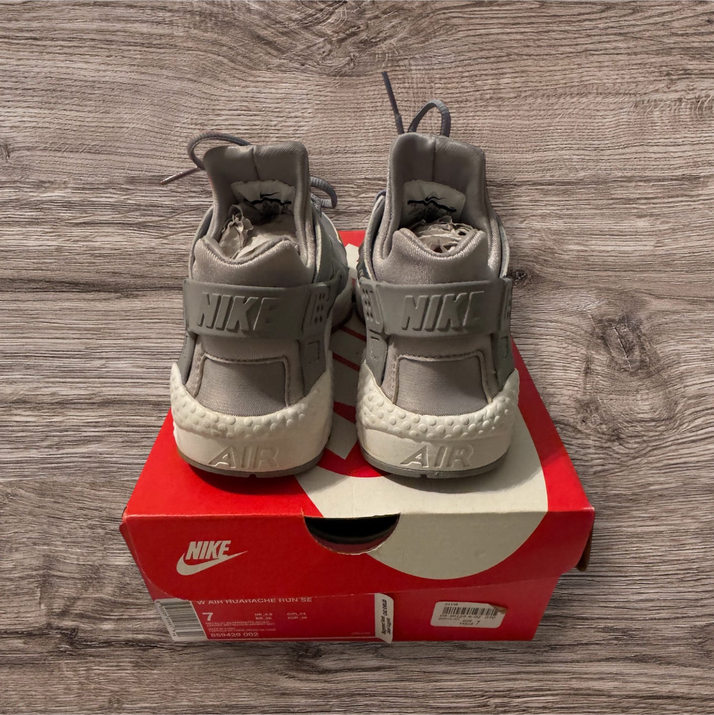 Woman Nike Huarache Silver Size 7 (859429 002)