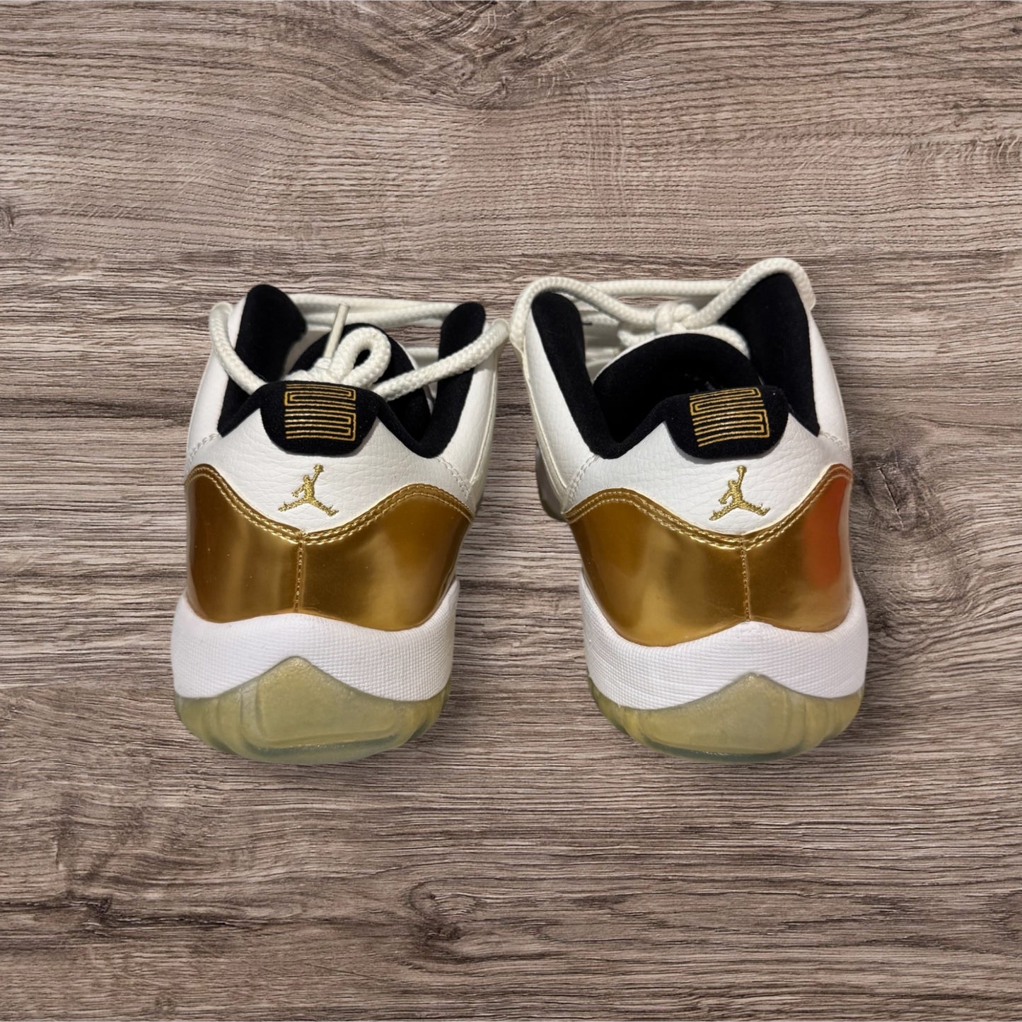 Jordan 11 Low Closing Ceremony Size 9 (No Box 528895-103)