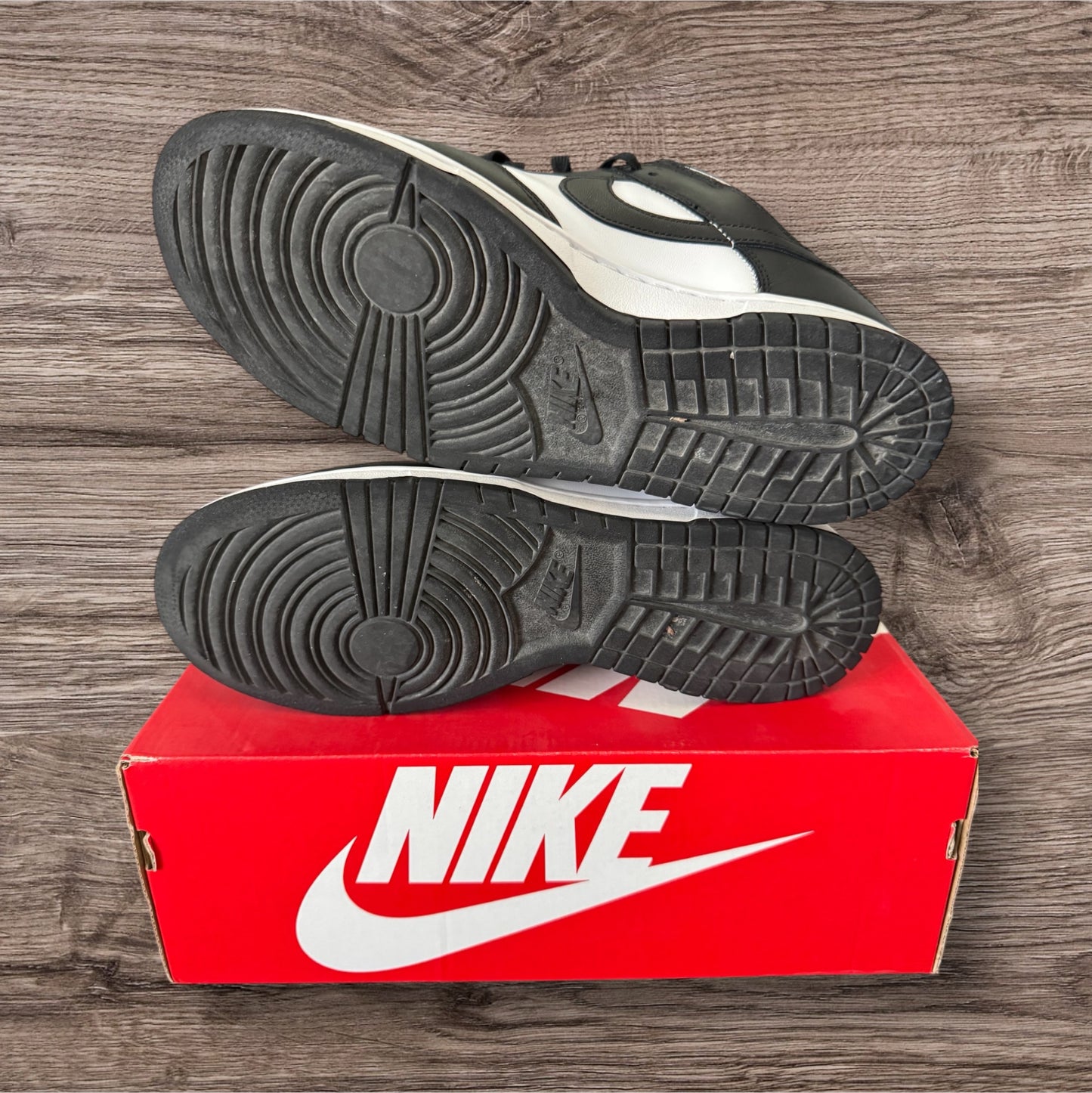 Nike Dunk Low Panda Size 10.5 (DD1391 100)