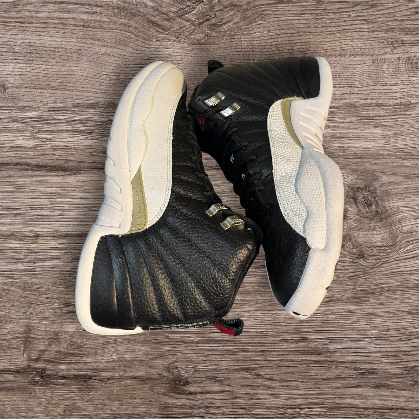 Jordan 12 Playoffs 2004 Size 9.5 (136001)