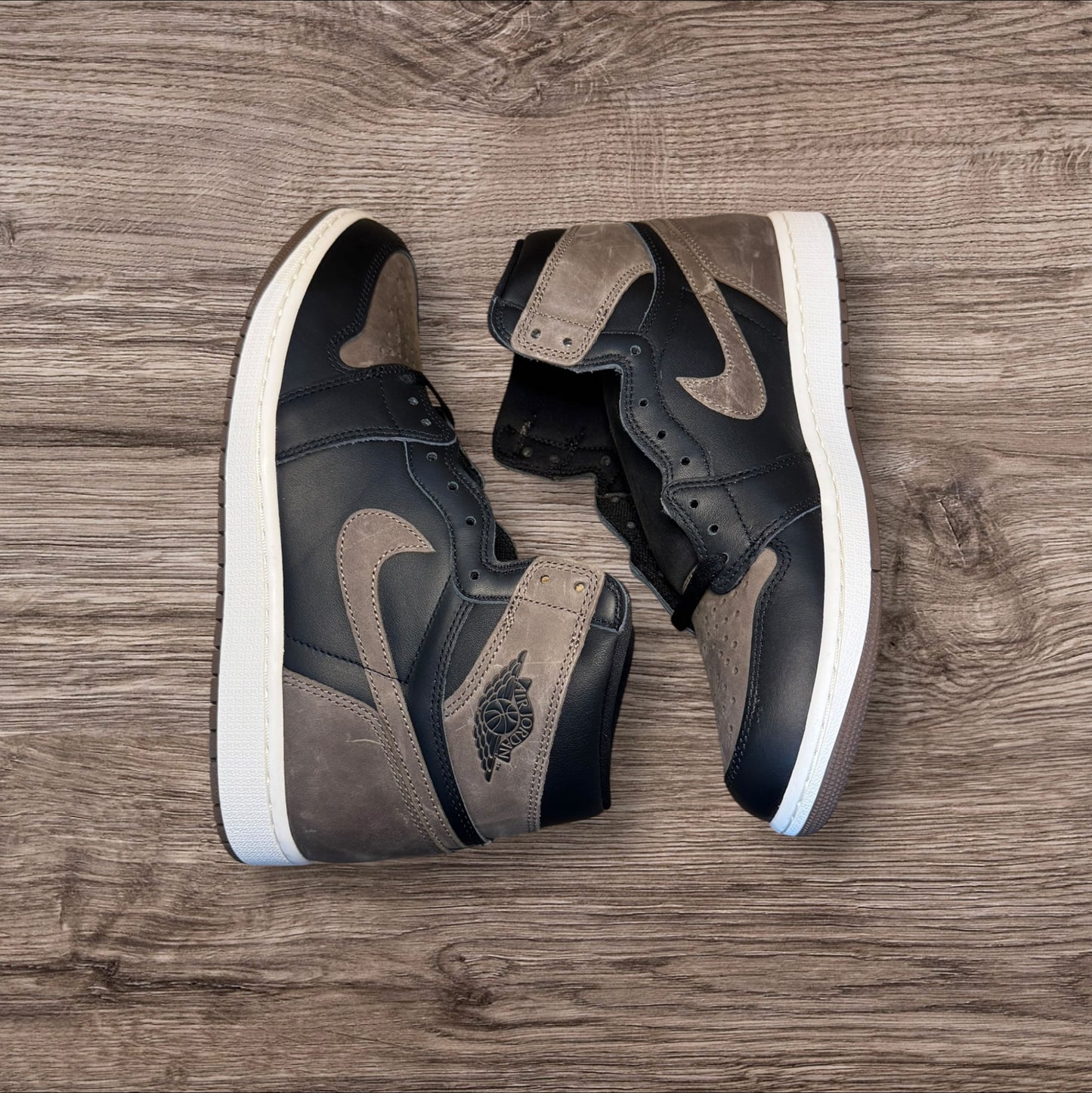Jordan 1 High Palomino Size 10.5 (DZ5485-020)