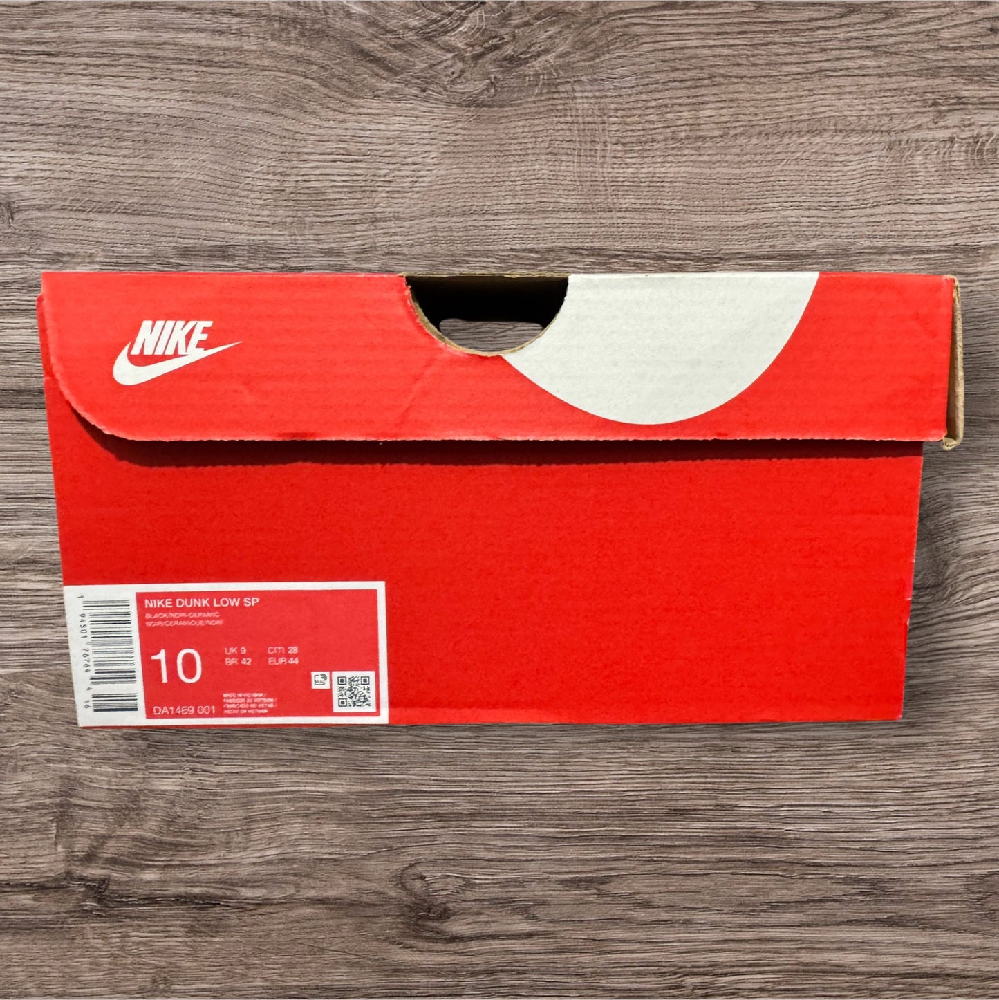 DS Dunk Low SP Ceramic Size 10 (DA1469 001)