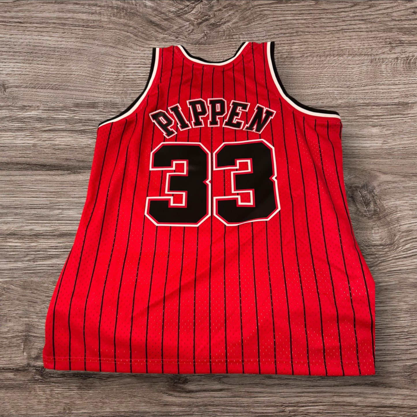 Mitchell & Ness Red Chicago Bulls Pin Stripe Scottie Pippen Jersey Size L