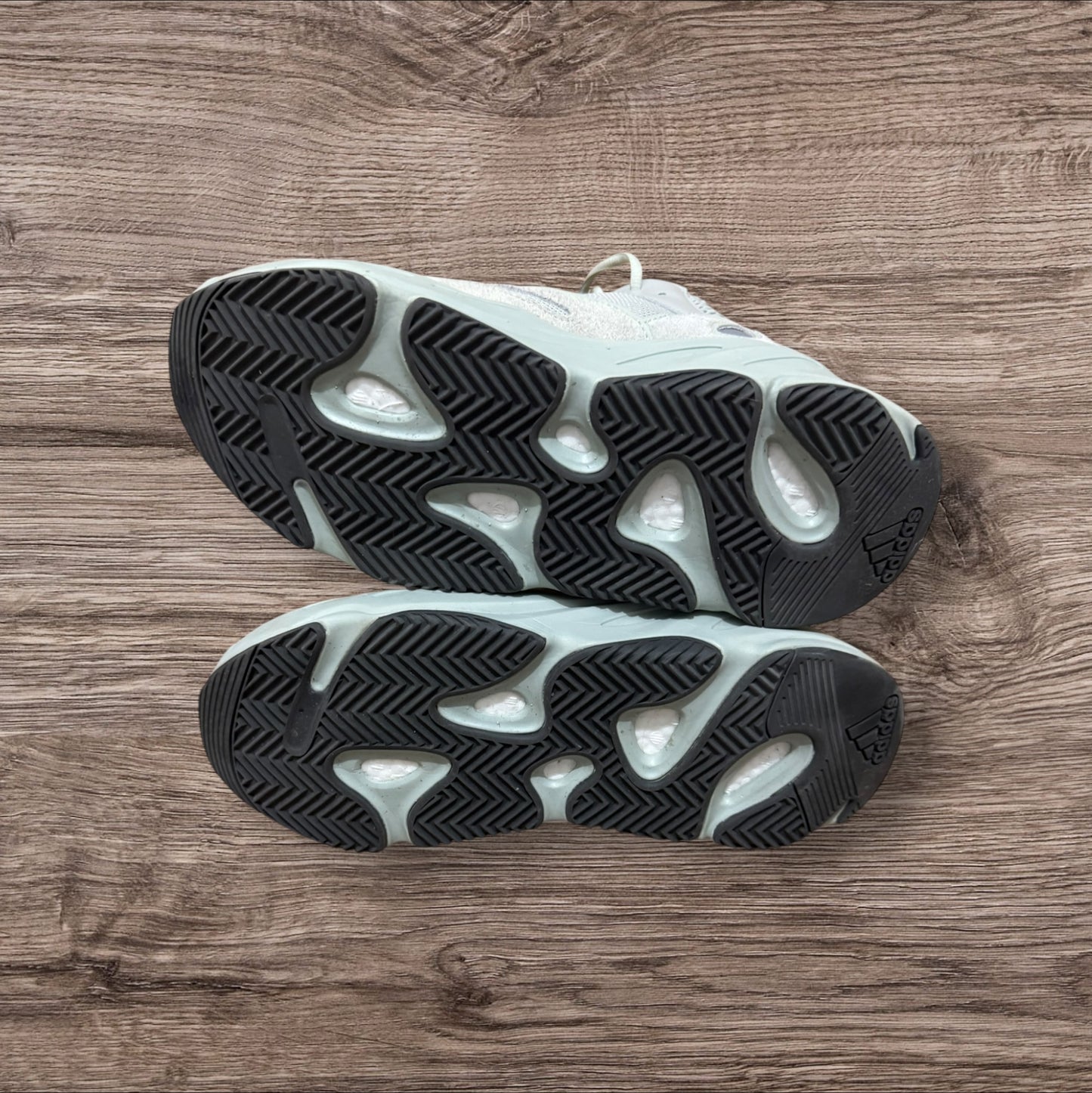 Adidas Yeezy 700 Salt Size 12 (EG7487)