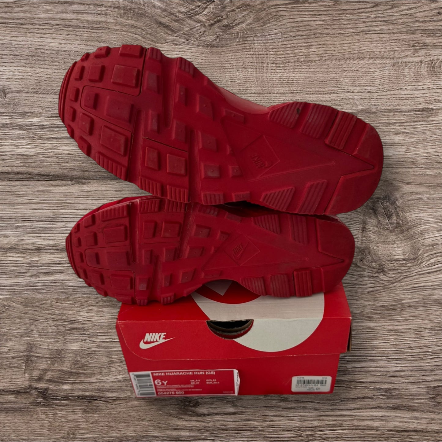 Grade School Huarache Triple Red Size 6Y (654275 600)