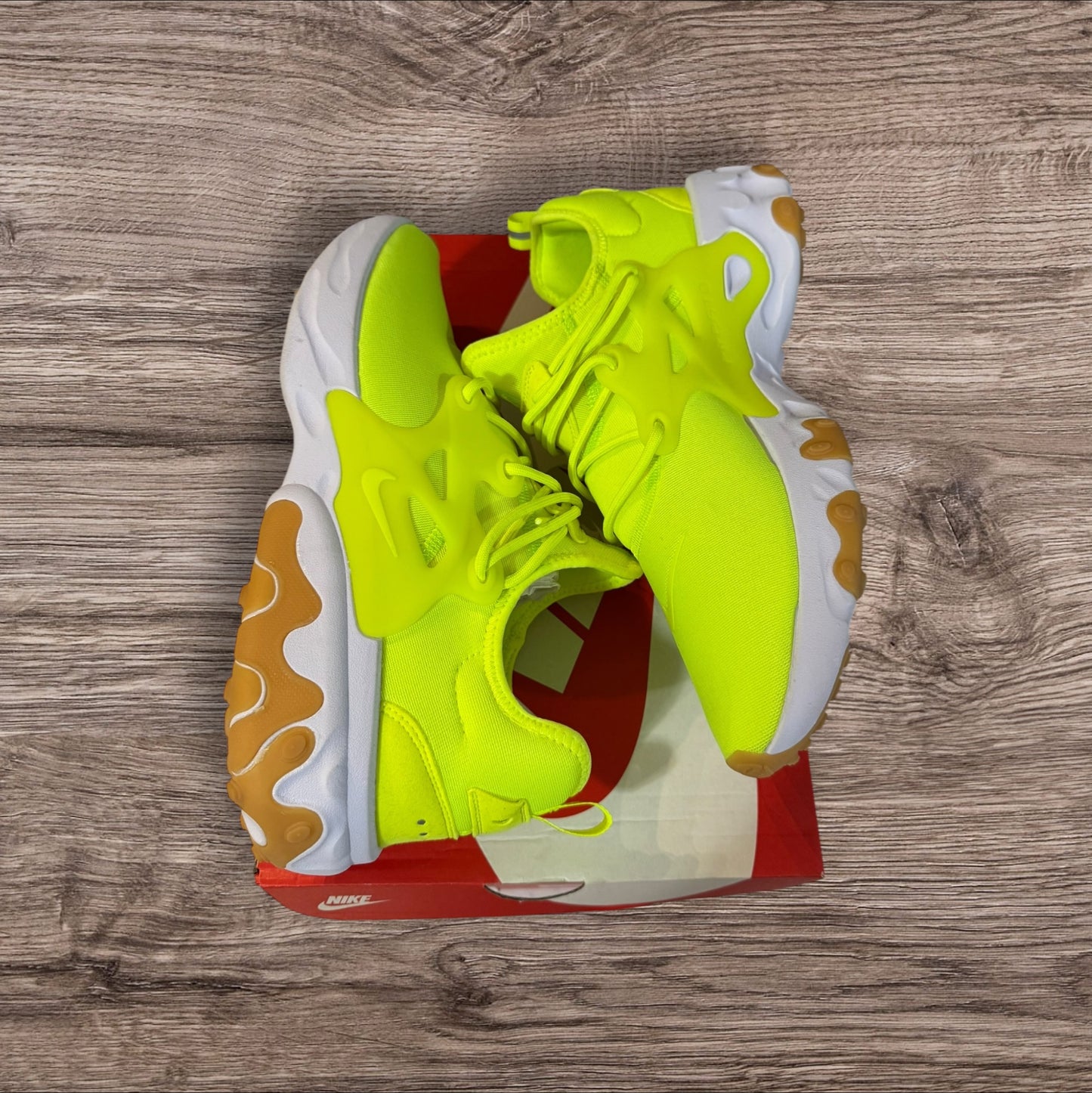 Nike React Presto Volt Size 10 (AV2605 702)