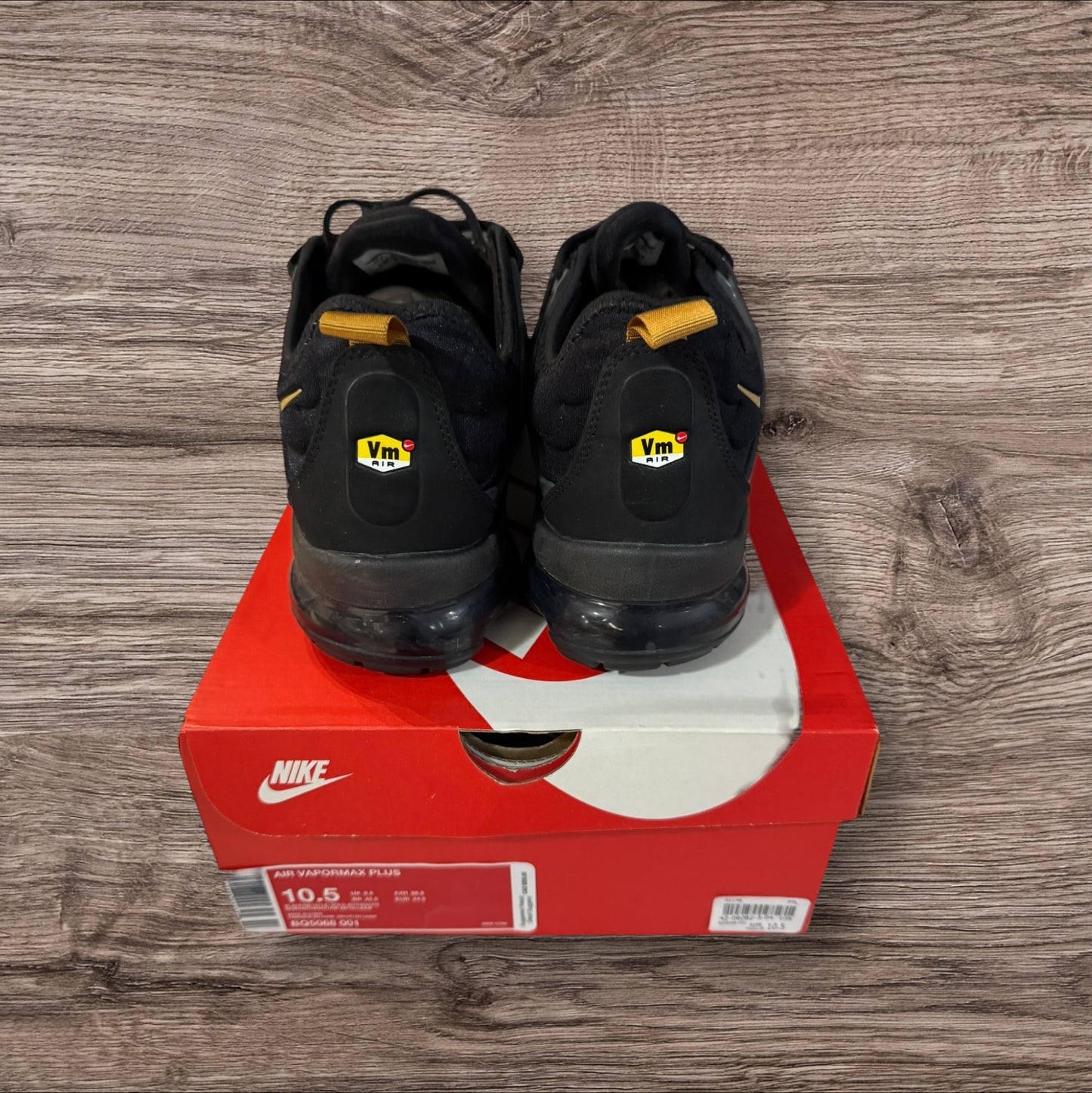Nike Vapormax Plus Metalic Gold Size 10.5 (BQ5068 001)
