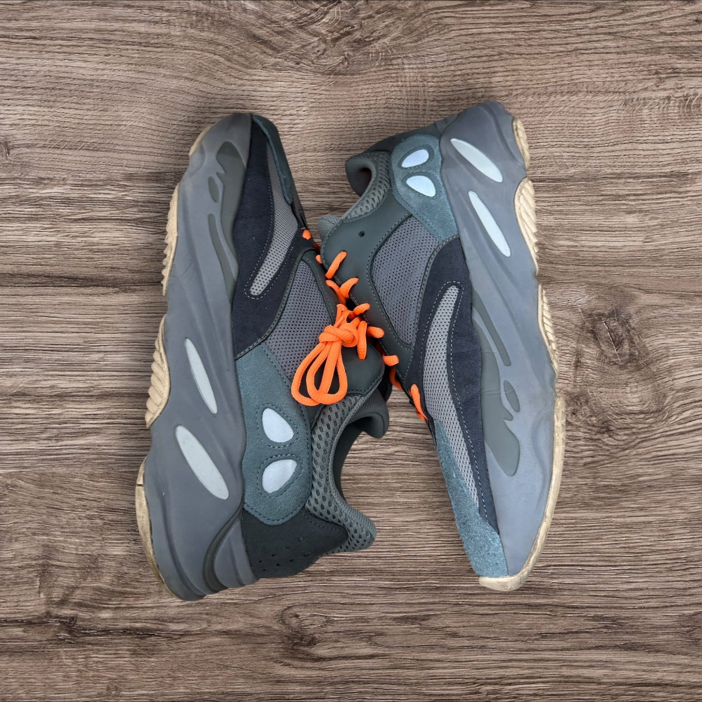Adidas Yeezy 700 Teal Blue Size 12 (FW2499)