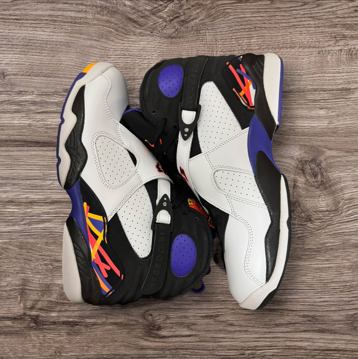 DS Jordan 8 3Peat Size 9 (305381 142)