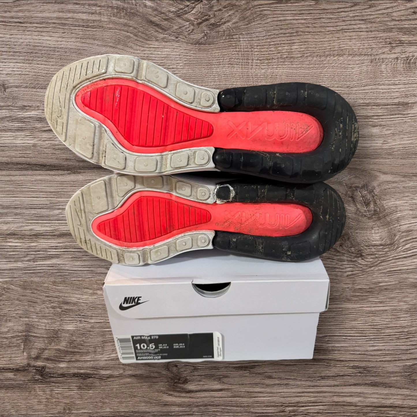 Nike Air Max 270 Black White Size 10.5 (AH8050 002)