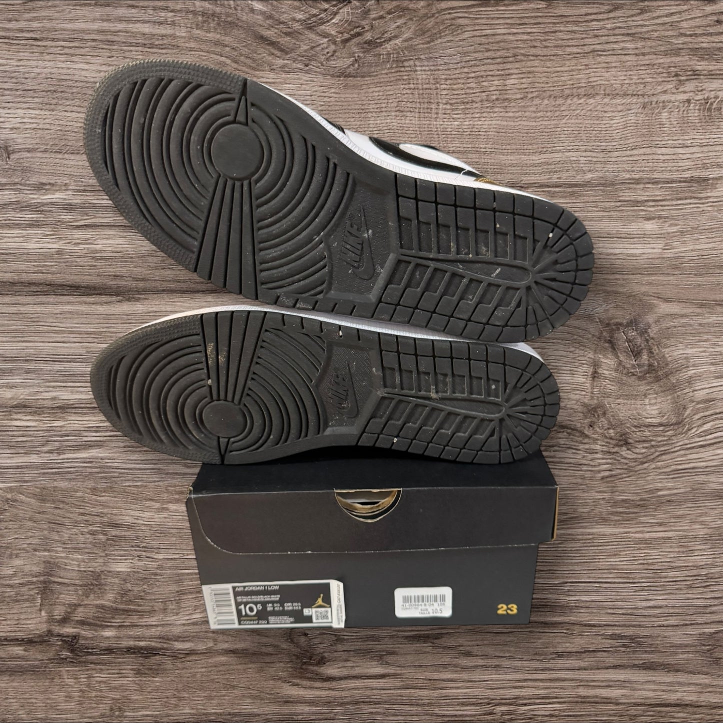 Jordan 1 Low Gold Toe Size 10.5 (CQ9447 700)