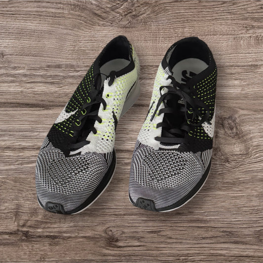 Nike Flyknit Trainer Size 11 (No Box 526628-011)