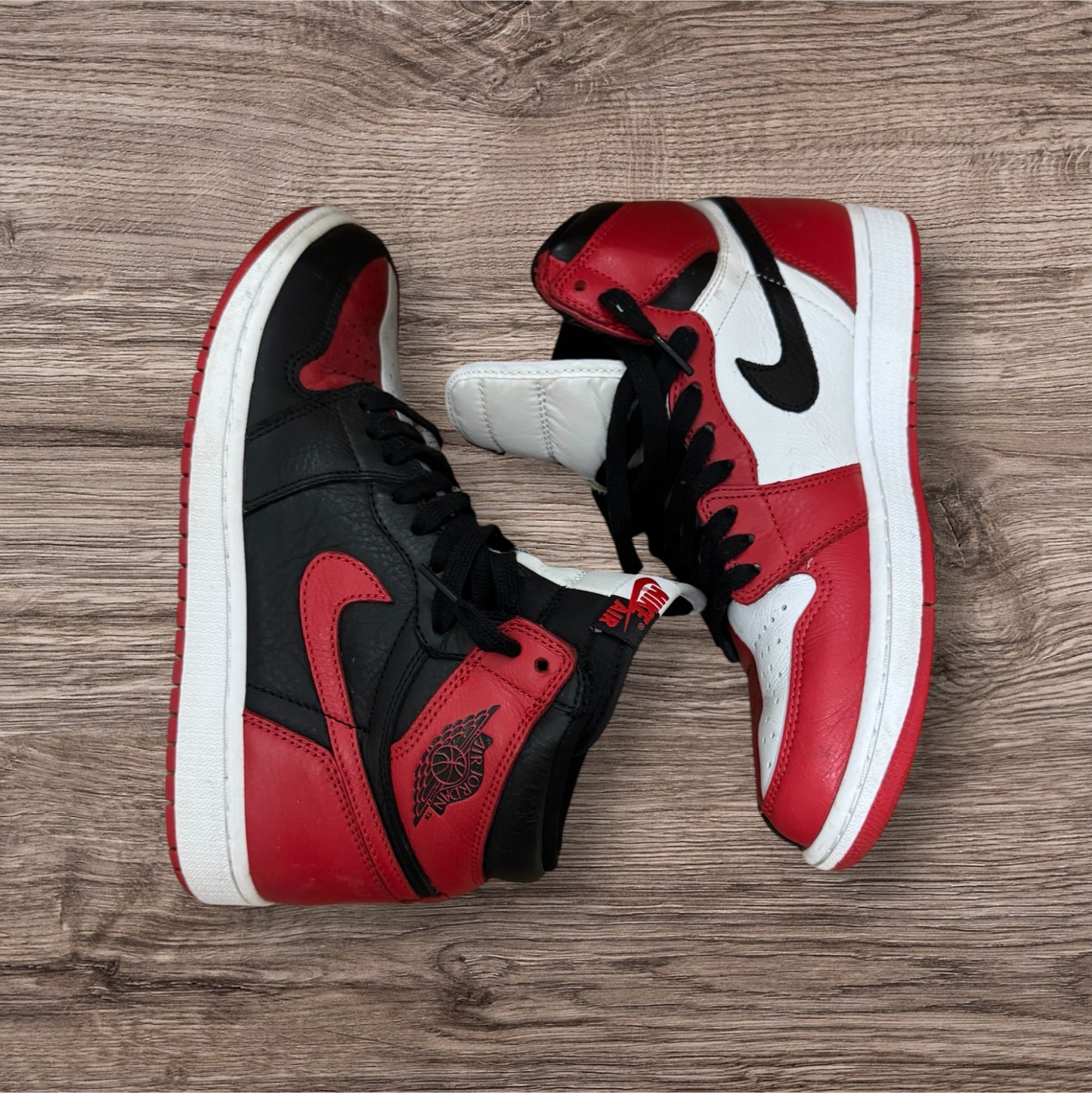 Jordan 1 Homage to Home Size 9 (861428 061)