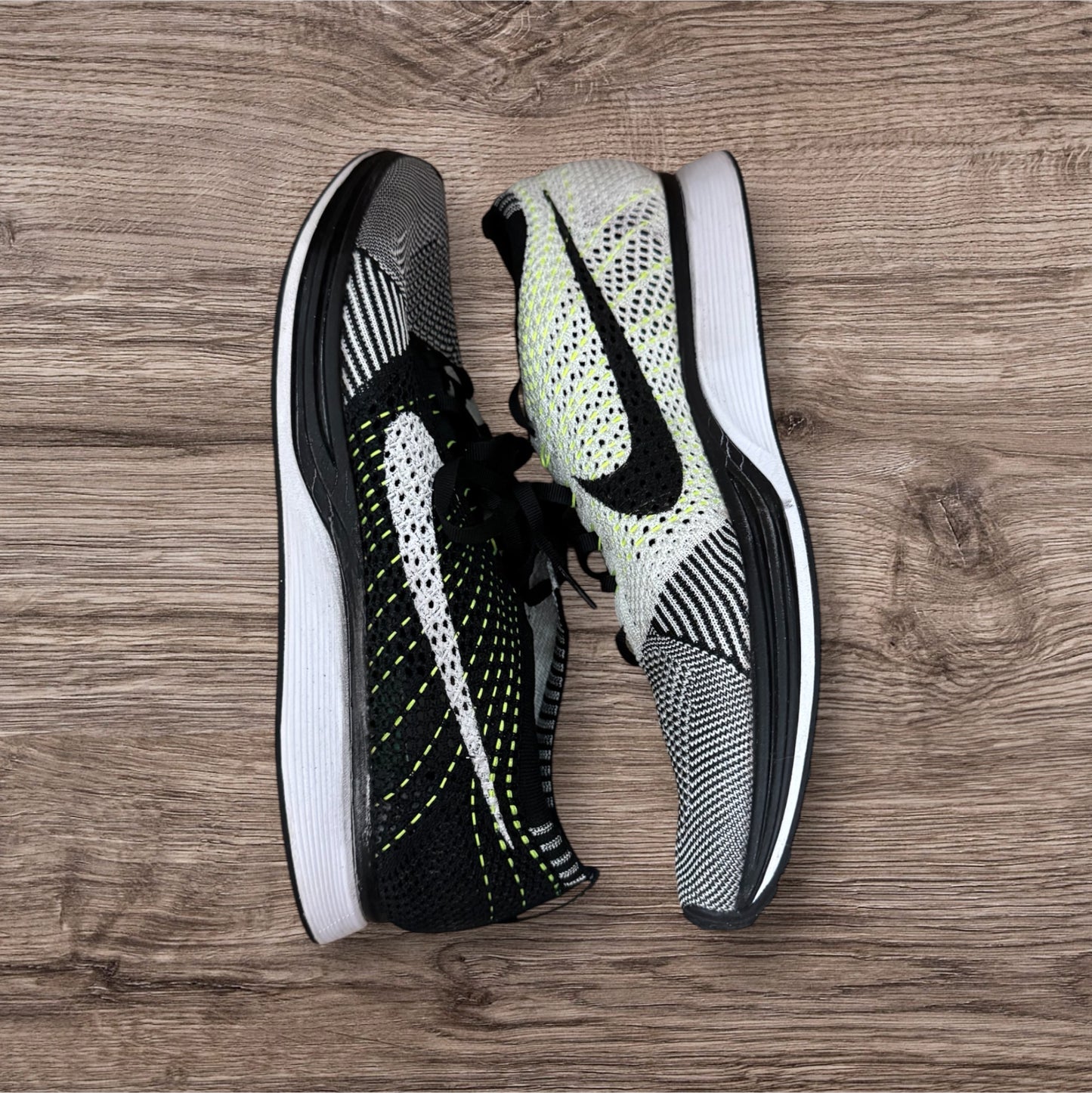 Nike Flyknit Trainer Size 11 (No Box 526628-011)