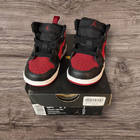 DS Infant Jordan 1 Mid Bred Size 5C (640735 610)