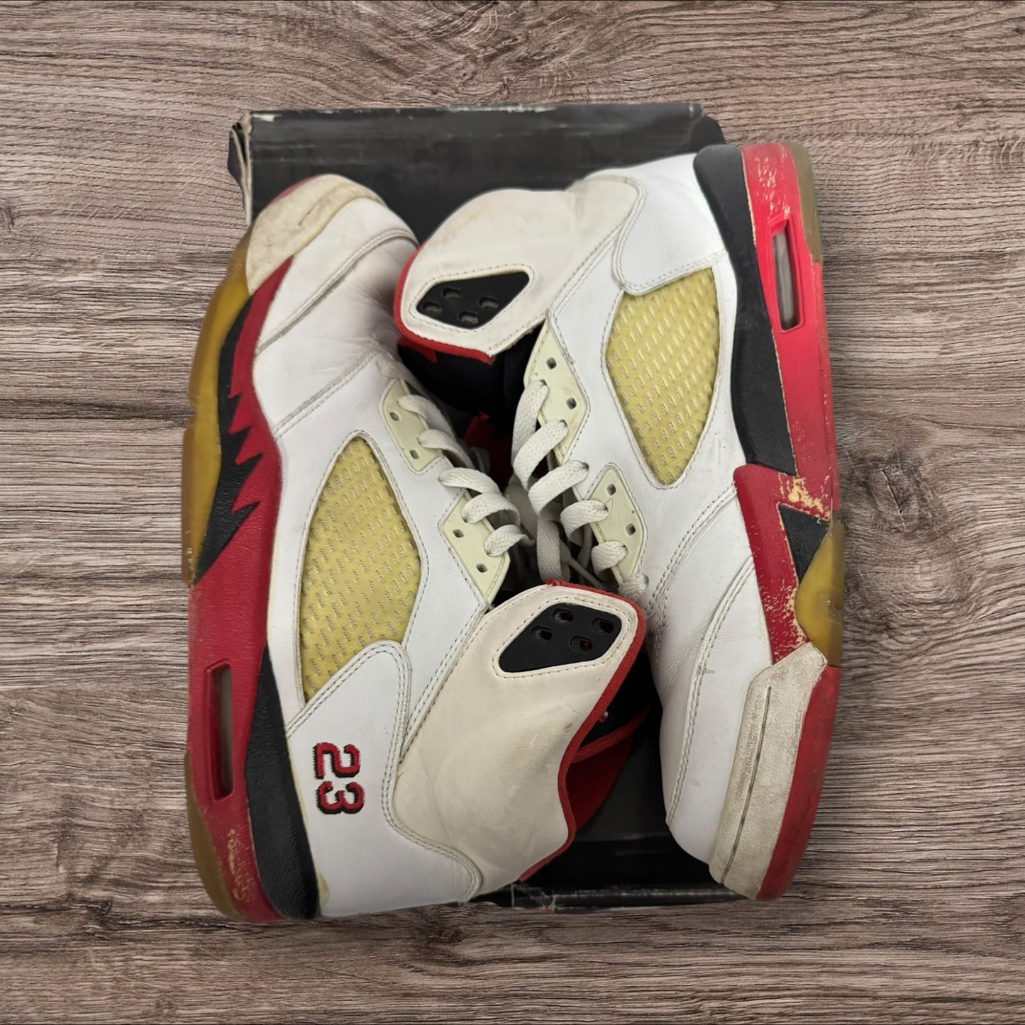 Jordan 5 Fire Red (2006) Size 9.5 (136027 162)