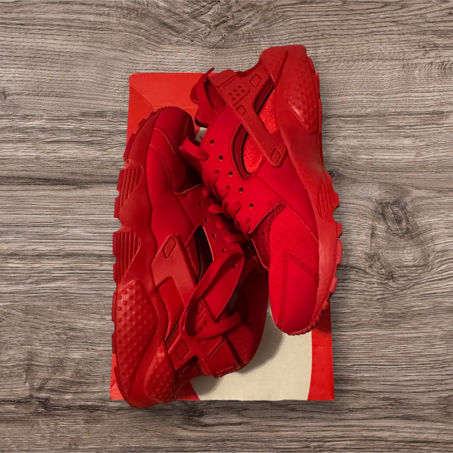 Grade School Huarache Triple Red Size 6Y (654275 600)