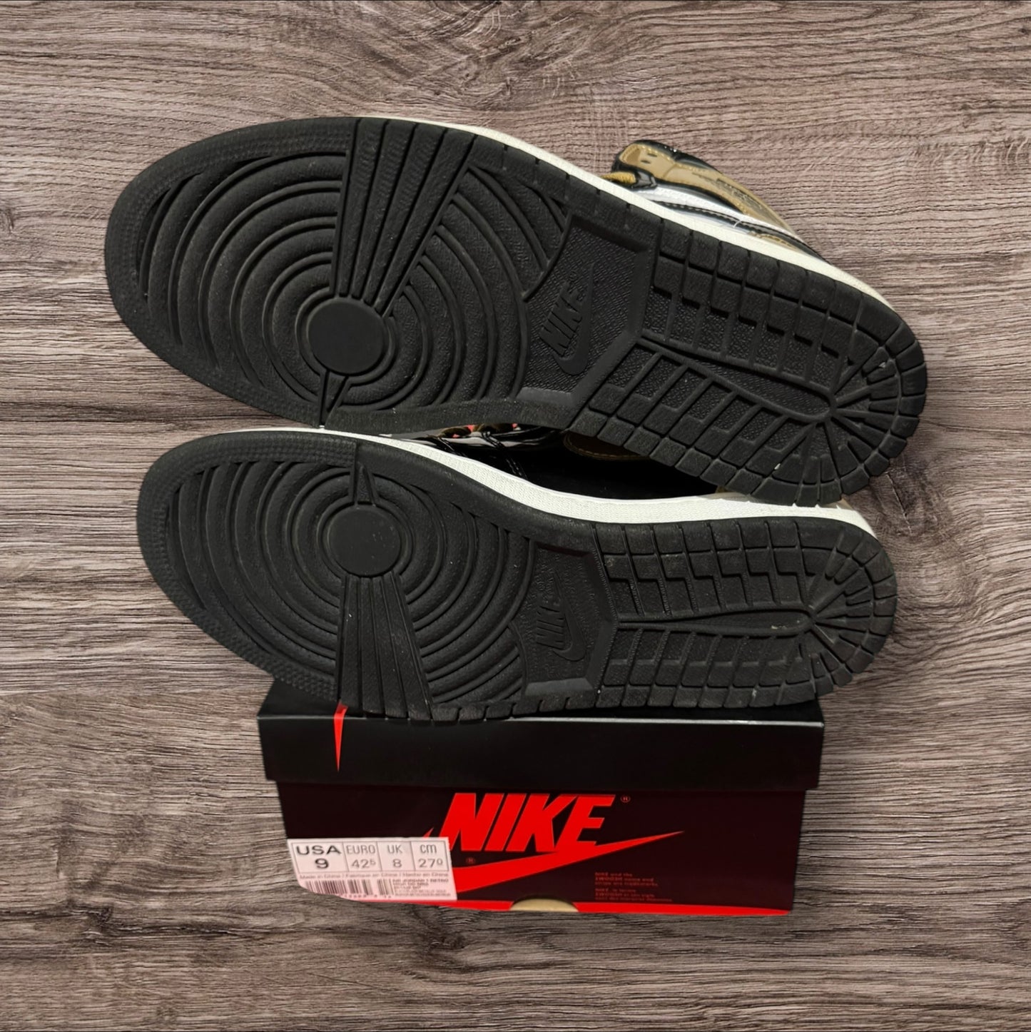 Jordan 1 Patent Gold Toe Size 9 (861428 007)