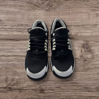 Jordan Alpha Trunner Size 9 (407582-001)