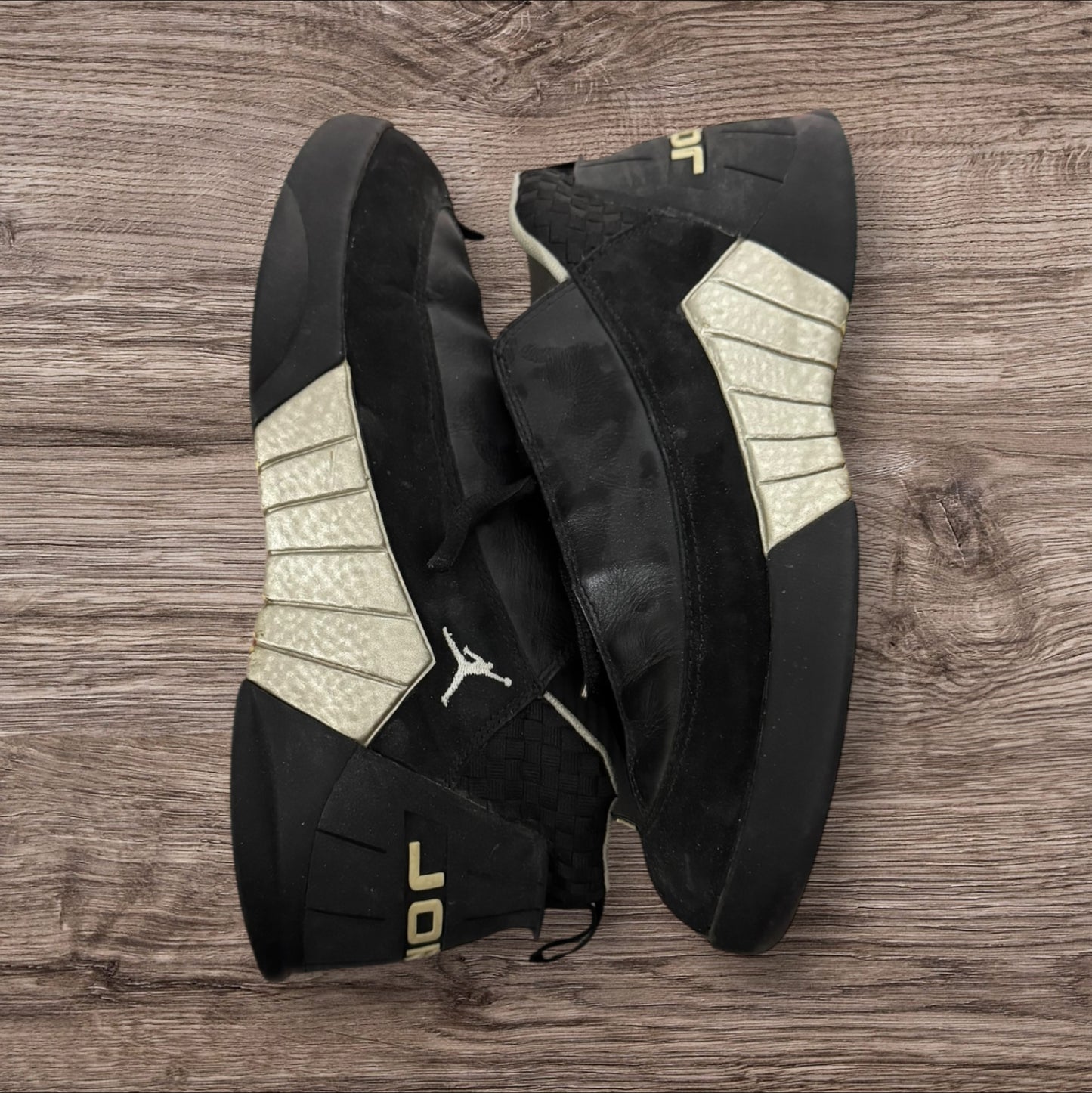 Jordan 15 Low OG Size 9 (136035 011)