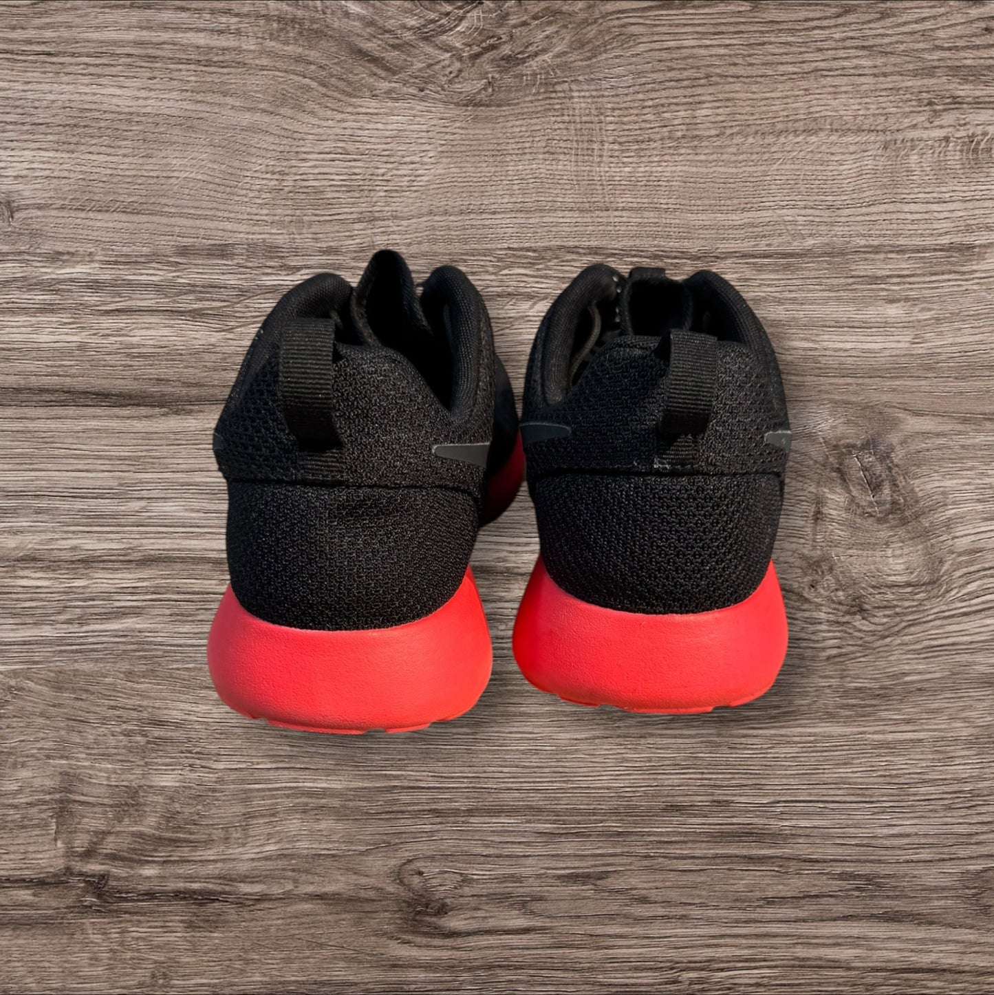 Nike Rosherun Siren Red Size 9 (511881 016)