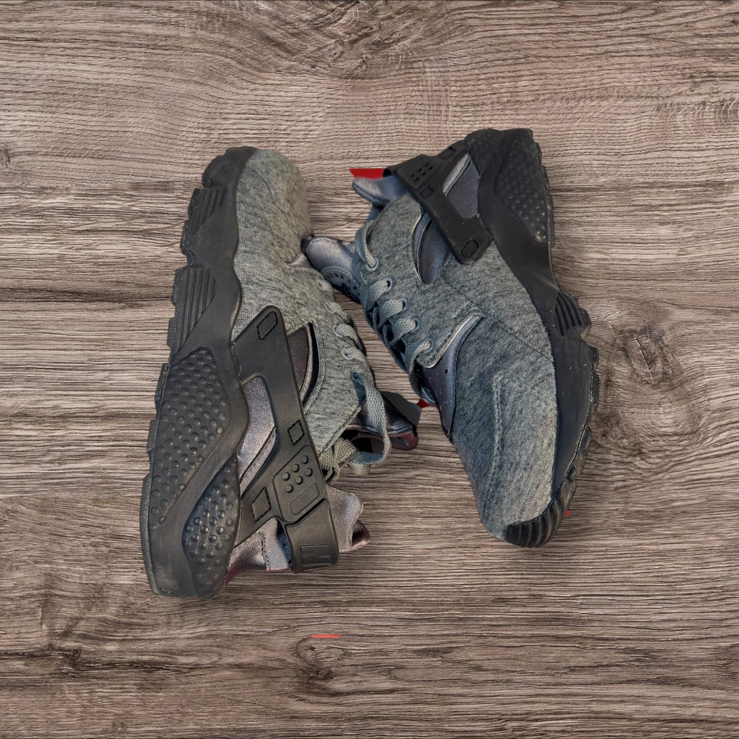 Nike Huarache Cool Grey Size 9.5 (749659 002)