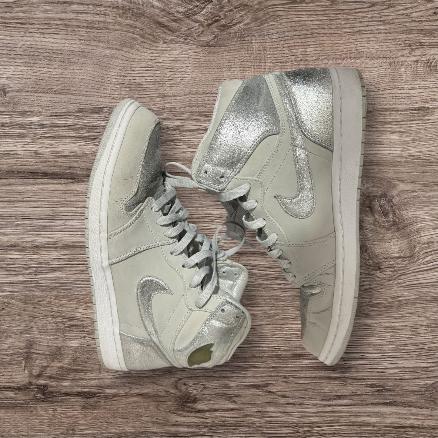 Jordan 1 Silver 30th Anniversary Size 10.5 (396009-001)
