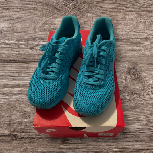 Woman Nike Air Max 90 Ultra Size 7 (725061 401)