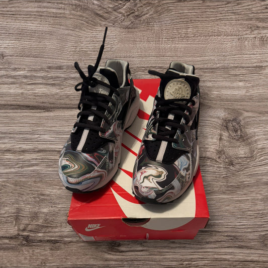 Woman Nike Huarache Marble Dye Size 7 (683818 017)