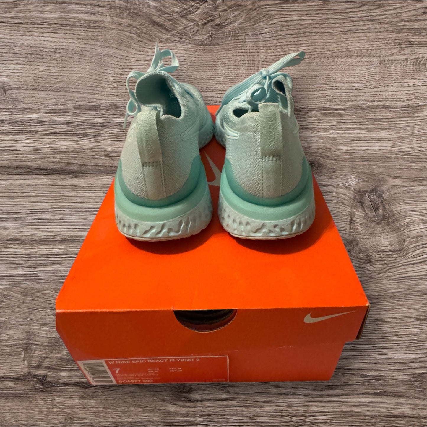 Woman Nike React Flyknit 2 Size 7 (BQ8927 300)
