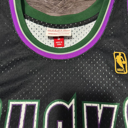 Mitchell & Ness Black Milwaukee Bucks Ray Allen Jersey Size Large