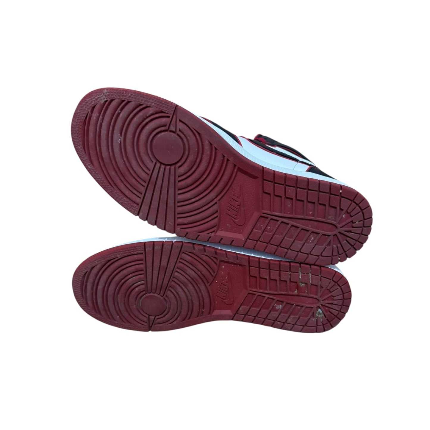 Jordan 1 Bloodline Size 10.5 (555088-062)