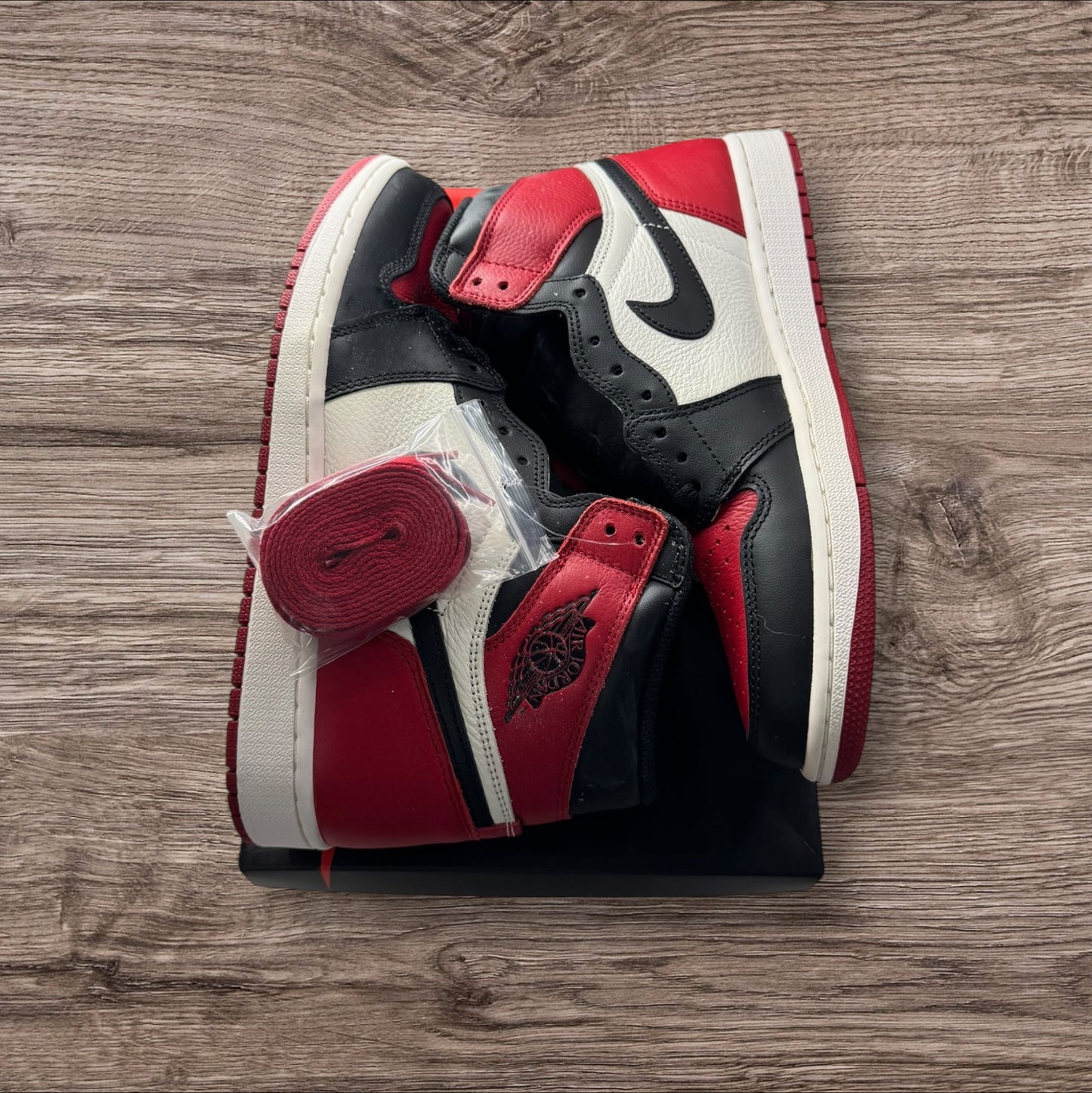 DS Jordan 1 Bred Toe Size 9.5 (555088-610)