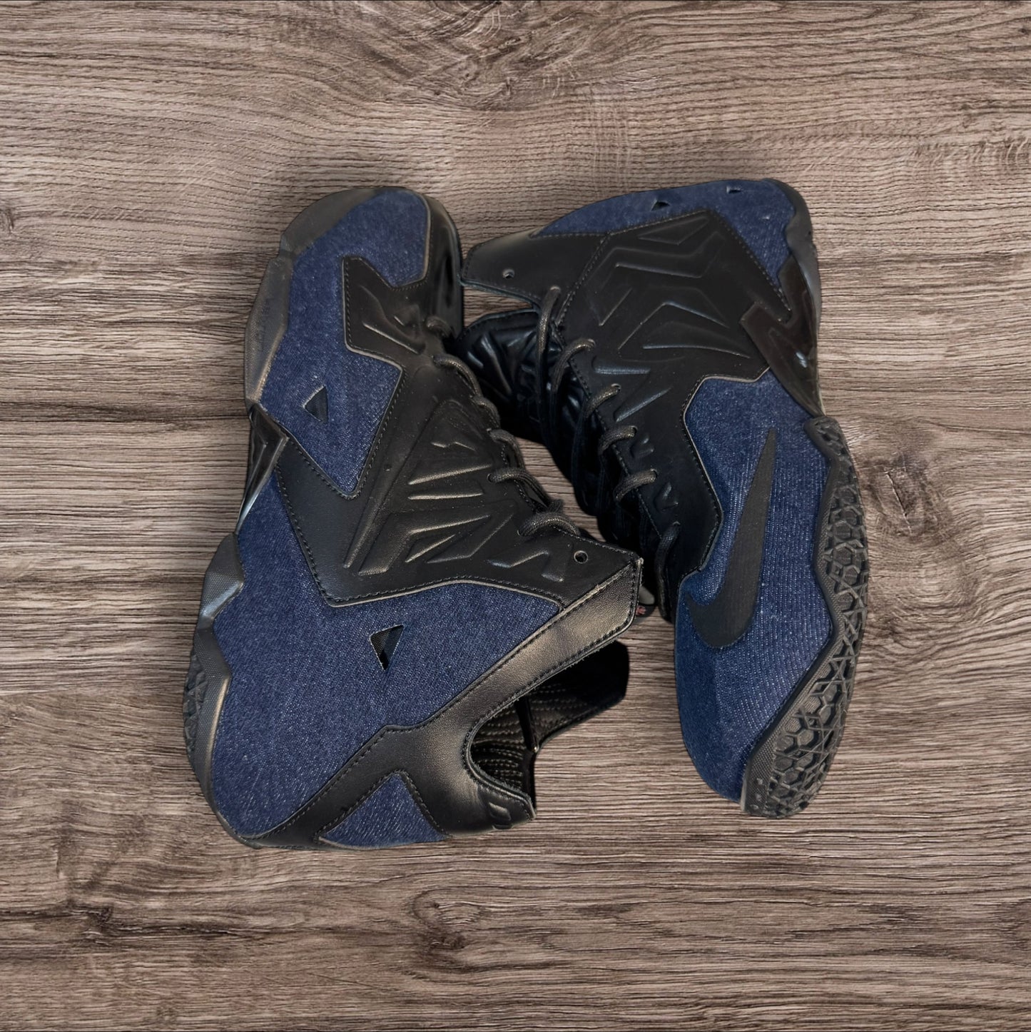 Nike LeBron XI Ext Denim QS Size 9.5 (659509 004)