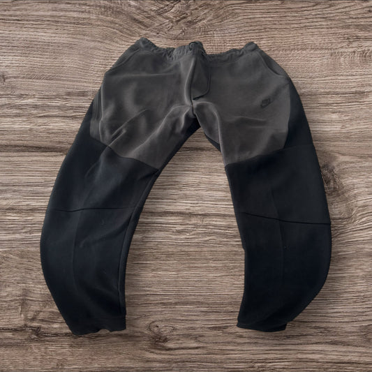 Nike Tech Fleece Black/Grey Pants Size L