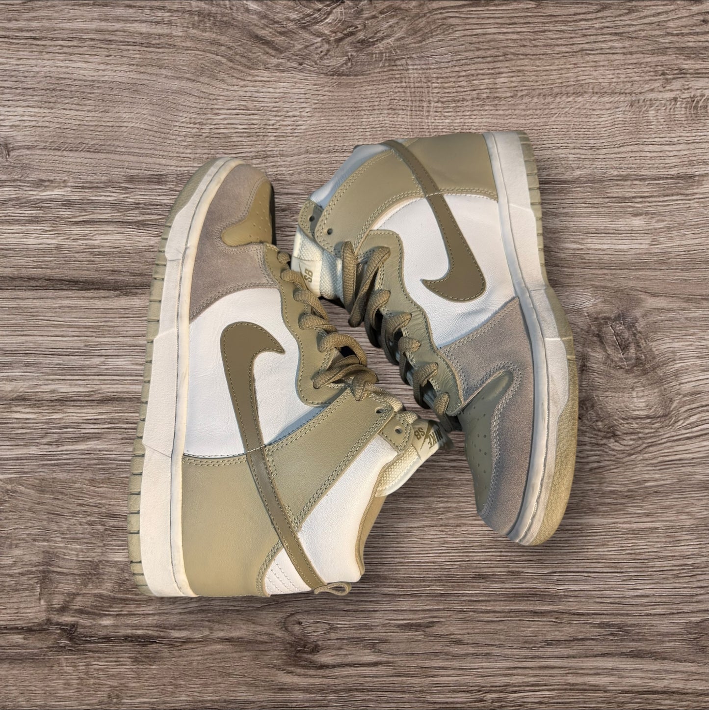 Nike SB High Khaki Size 9.5 (305050 121)