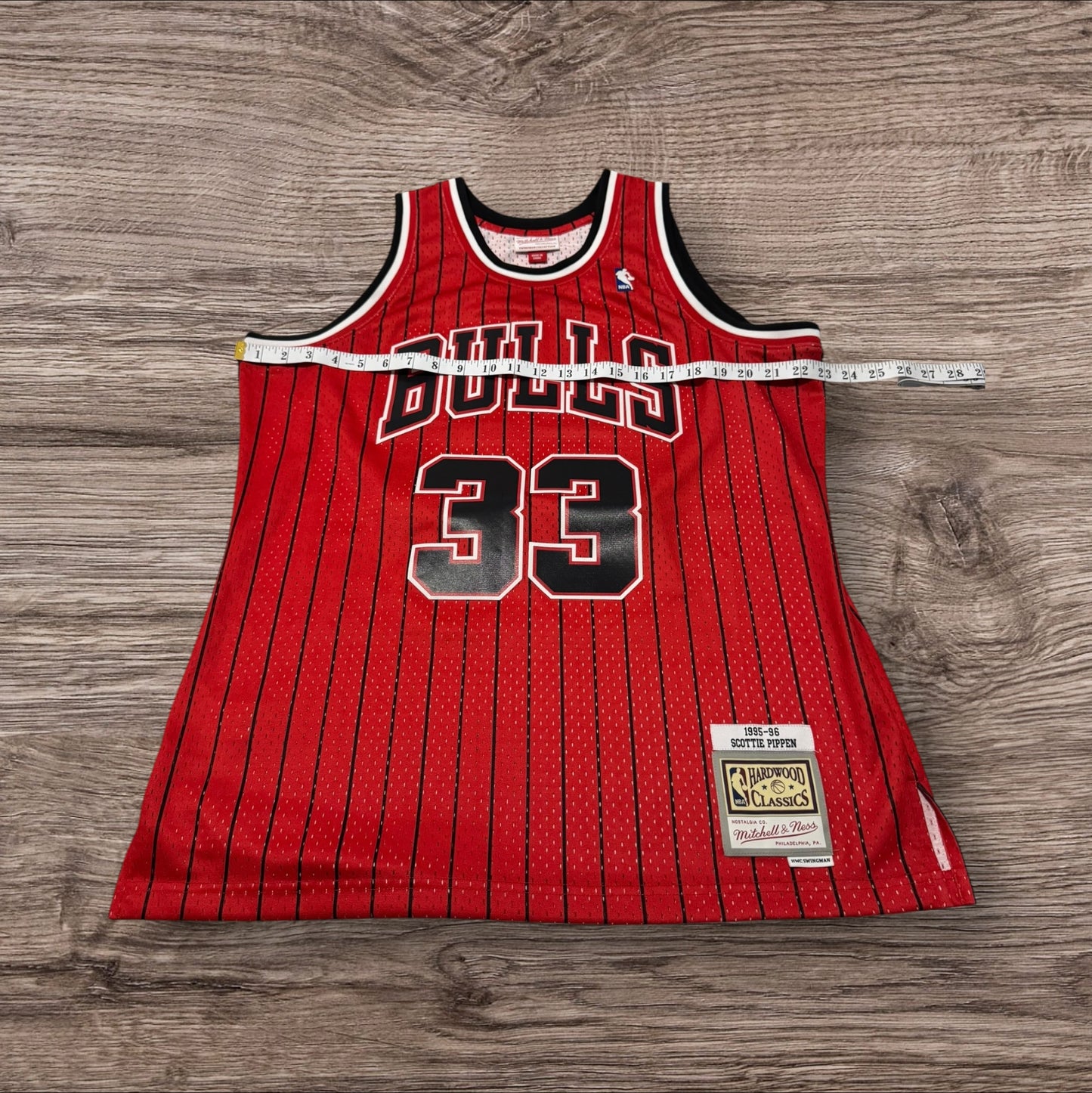 Mitchell & Ness Red Chicago Bulls Pin Stripe Scottie Pippen Jersey Size L